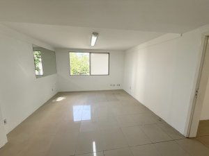 Casa comercial com 460m² no bairro Auxiliadora em Porto Alegre para Alugar