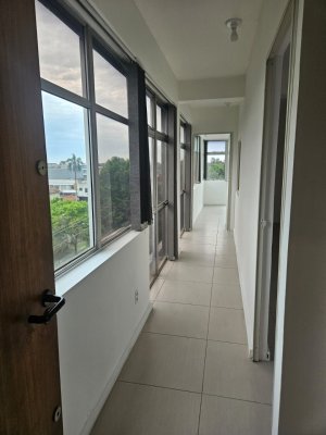 Sala Comercial com 40m² no bairro Navegantes em Porto Alegre para Alugar