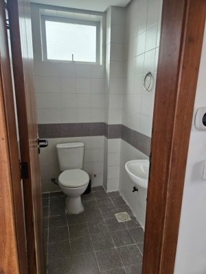 Sala Comercial com 40m² no bairro Navegantes em Porto Alegre para Alugar