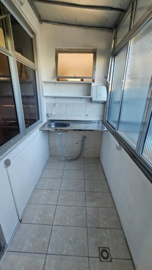 Sala Comercial com 60m² no bairro Navegantes em Porto Alegre para Alugar