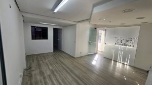Sala Comercial com 60m² no bairro Navegantes em Porto Alegre para Alugar