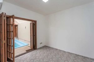 Casa com 356m², 4 dormitórios no bairro Ipanema em Porto Alegre para Alugar