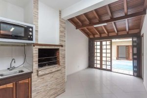 Casa com 356m², 4 dormitórios no bairro Ipanema em Porto Alegre para Alugar