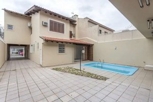 Casa com 356m², 4 dormitórios no bairro Ipanema em Porto Alegre para Alugar