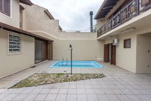 Casa com 356m², 4 dormitórios no bairro Ipanema em Porto Alegre para Alugar