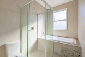 Casa com 195m², 3 dormitórios no bairro Jardim Europa em Porto Alegre para Alugar