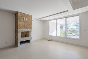 Casa com 195m², 3 dormitórios no bairro Jardim Europa em Porto Alegre para Alugar