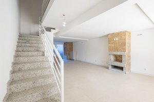 Casa com 195m², 3 dormitórios no bairro Jardim Europa em Porto Alegre para Alugar
