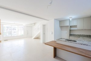 Casa com 195m², 3 dormitórios no bairro Jardim Europa em Porto Alegre para Alugar