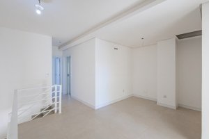 Casa com 195m², 3 dormitórios no bairro Jardim Europa em Porto Alegre para Alugar