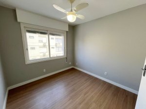 Apartamento com 98m², 3 dormitórios no bairro Petrópolis em Porto Alegre para Alugar