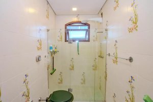 Casa com 173m², 4 dormitórios no bairro Santa Cecília em Porto Alegre para Alugar