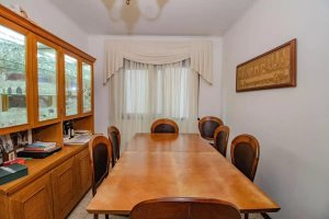 Casa com 173m², 4 dormitórios no bairro Santa Cecília em Porto Alegre para Alugar