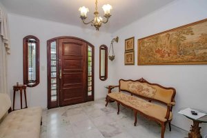 Casa com 173m², 4 dormitórios no bairro Santa Cecília em Porto Alegre para Alugar