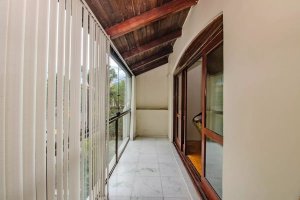 Casa com 173m², 4 dormitórios no bairro Santa Cecília em Porto Alegre para Alugar