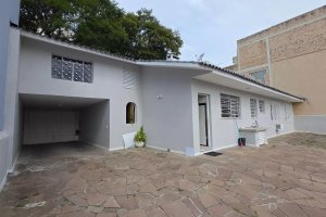 Casa com 220m², 6 dormitórios no bairro Sarandi em Porto Alegre para Alugar