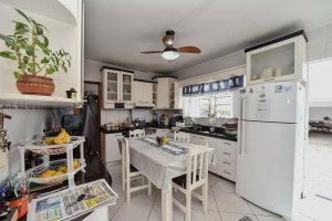 Casa com 220m², 6 dormitórios no bairro Sarandi em Porto Alegre para Alugar