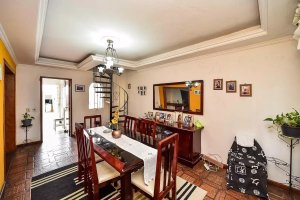 Casa com 220m², 6 dormitórios no bairro Sarandi em Porto Alegre para Alugar