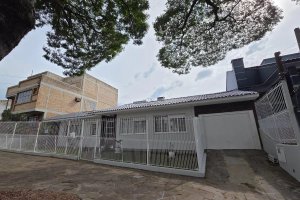 Casa com 220m², 6 dormitórios no bairro Sarandi em Porto Alegre para Alugar