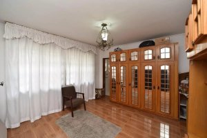 Casa com 220m², 6 dormitórios no bairro Sarandi em Porto Alegre para Alugar