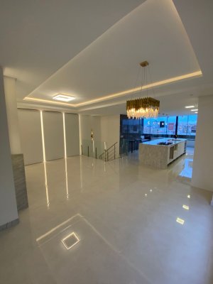 Cobertura com 184m², 4 dormitórios no bairro Boa Vista em Porto Alegre para Alugar