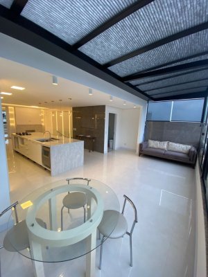 Cobertura com 184m², 4 dormitórios no bairro Boa Vista em Porto Alegre para Alugar