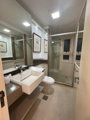 Apartamento com 125m², 3 dormitórios no bairro Moinhos de Vento em Porto Alegre para Alugar