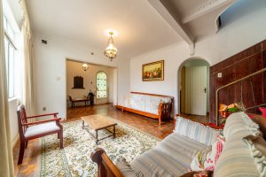 Casa com 260m², 3 dormitórios no bairro Petrópolis em Porto Alegre para Alugar