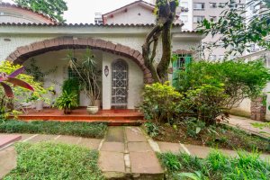 Casa com 260m², 3 dormitórios no bairro Petrópolis em Porto Alegre para Alugar