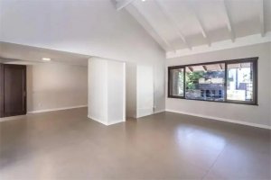 Casa comercial com 349m² no bairro São João em Porto Alegre para Alugar