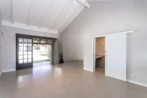 Casa comercial com 349m² no bairro São João em Porto Alegre para Alugar