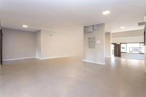 Casa comercial com 349m² no bairro São João em Porto Alegre para Alugar