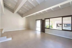 Casa comercial com 349m² no bairro São João em Porto Alegre para Alugar