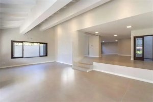 Casa comercial com 349m² no bairro São João em Porto Alegre para Alugar