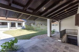 Casa comercial com 349m² no bairro São João em Porto Alegre para Alugar