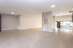 Casa comercial com 349m² no bairro São João em Porto Alegre para Alugar