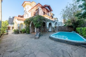 Casa com 500m², 3 dormitórios no bairro Petrópolis em Porto Alegre para Alugar