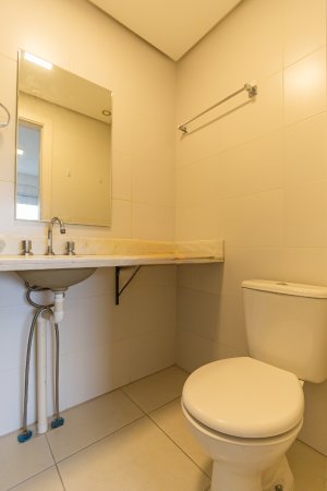 Apartamento com 65m², 3 dormitórios no bairro Petrópolis em Porto Alegre para Alugar