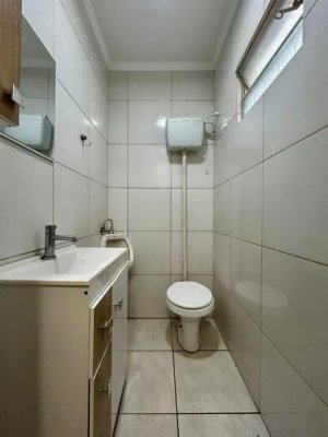 Casa com 140m², 3 dormitórios no bairro São Geraldo em Porto Alegre para Alugar