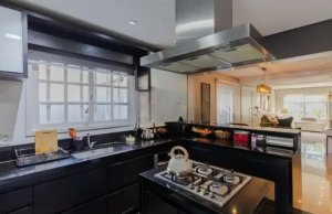 Casa com 305m², 2 dormitórios no bairro Jardim Lindóia em Porto Alegre para Alugar