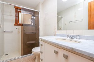 Apartamento com 121m², 3 dormitórios no bairro Petrópolis em Porto Alegre para Alugar