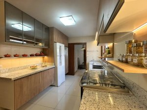 Apartamento com 280m², 5 dormitórios no bairro Petrópolis em Porto Alegre para Alugar