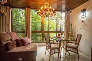 Apartamento com 280m², 5 dormitórios no bairro Petrópolis em Porto Alegre para Alugar