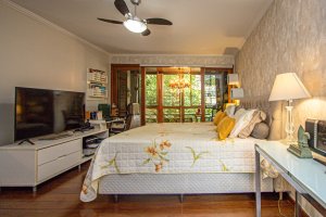 Apartamento com 280m², 5 dormitórios no bairro Petrópolis em Porto Alegre para Alugar