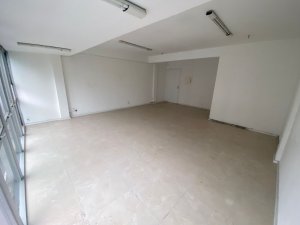 Sala Comercial com 70m² no bairro Moinhos de Vento em Porto Alegre para Alugar
