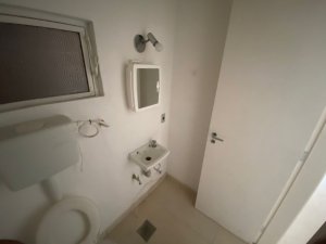 Sala Comercial com 70m² no bairro Moinhos de Vento em Porto Alegre para Alugar