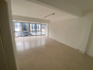Sala Comercial com 70m² no bairro Moinhos de Vento em Porto Alegre para Alugar