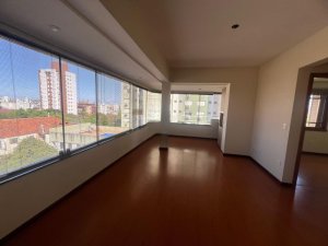 Apartamento com 70m², 2 dormitórios no bairro Petrópolis em Porto Alegre para Alugar