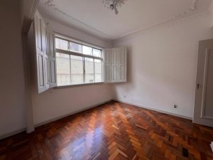 Apartamento com 70m², 2 dormitórios no bairro Centro Histórico em Porto Alegre para Alugar