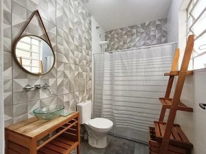 Casa com 223m², 3 dormitórios no bairro Três Figueiras em Porto Alegre para Alugar